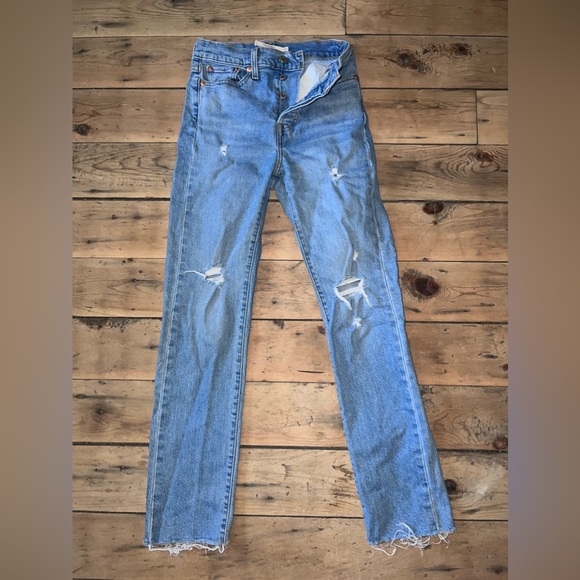 Levis Wedgie Straight Jean - Picture 2 of 4